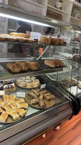 Fotografia tomada fuera de Confiteria la ribera - cafeterías en Cudillero, Asturias