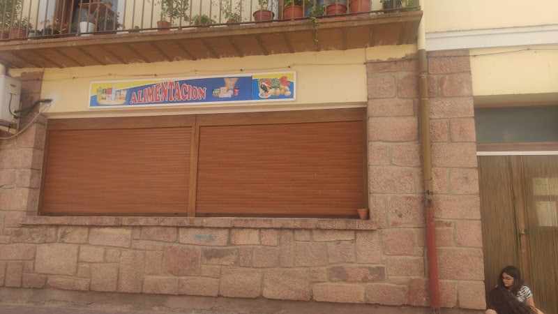 Fotografia tomada fuera de Ultramarinos Blanca - Tienda de alimentación en Corduente, Guadalajara