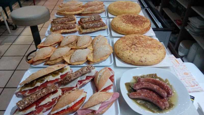 Fotografia tomada fuera de Petit Mosset - Cafeteria en Castellón de la Plana, Castellón