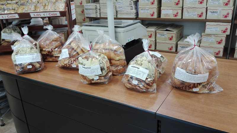 Fotografia tomada fuera de Hojaldre y Bollería Ruiz de La Peña - Pastelería en Briviesca, Burgos