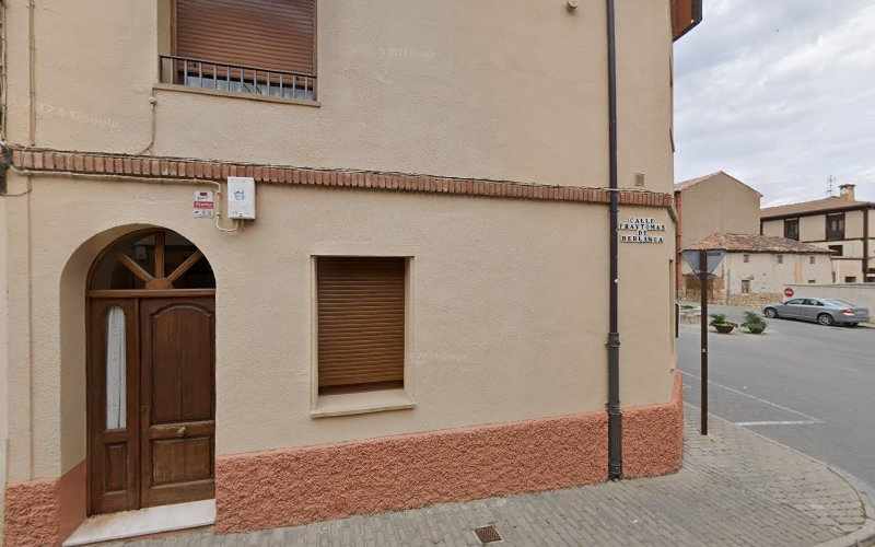 Fotografia tomada fuera de Panadería Manrique - Panadería en Berlanga de Duero, Soria