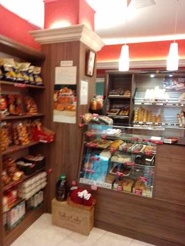 Fotografia tomada fuera de Pasteleria Gloria - Panadería en Nájera, La Rioja