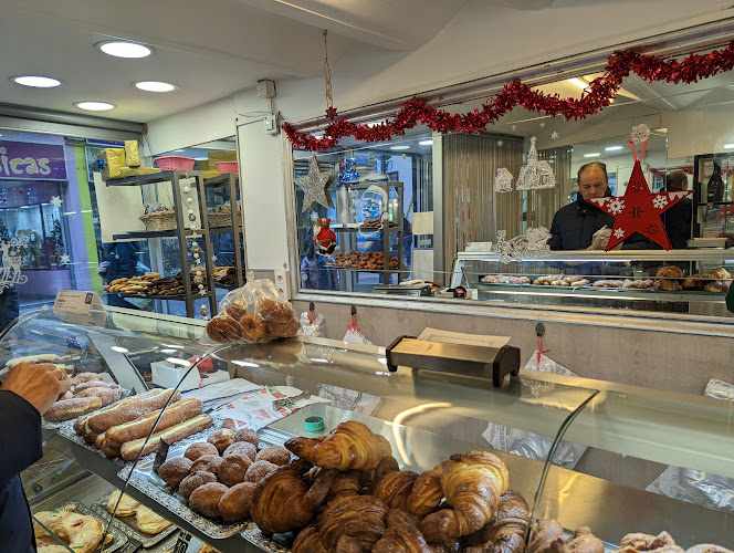 Fotografia tomada fuera de Pastelería Lalmolda | Desayunos a Domicilio Zaragoza - Pastelería en Zaragoza, Zaragoza