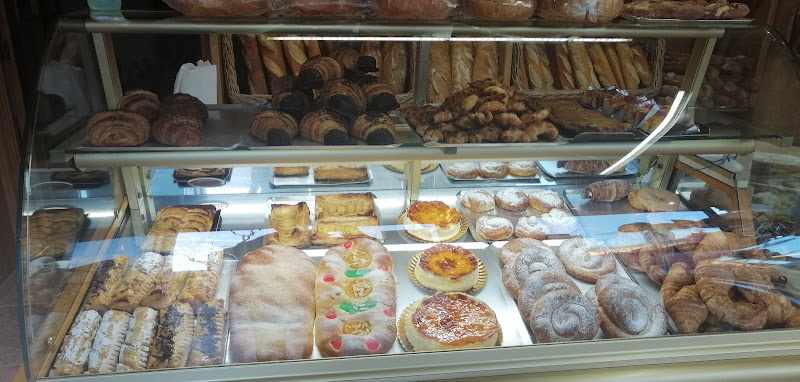 Fotografia tomada fuera de Forn de la Plaça - Forn de pa en Sant Joan Despí, Barcelona