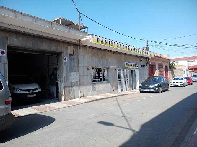 Fotografia tomada fuera de Panificadora Roquetas - Panadería en Roquetas de Mar, Almería