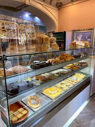 Fotografia tomada fuera de Pastelería La Gloria - Pastelería en Cádiz, Cádiz