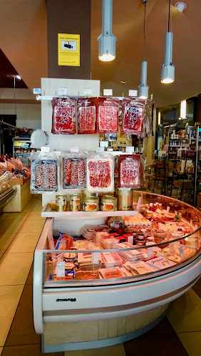 Fotografia tomada fuera de Colmado Giner - Tienda de delicatessen en Reus, Tarragona