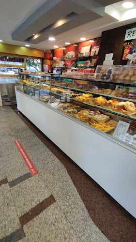 Fotografia tomada fuera de Pastelería Gómez - Tienda de tartas en Madrid, Madrid