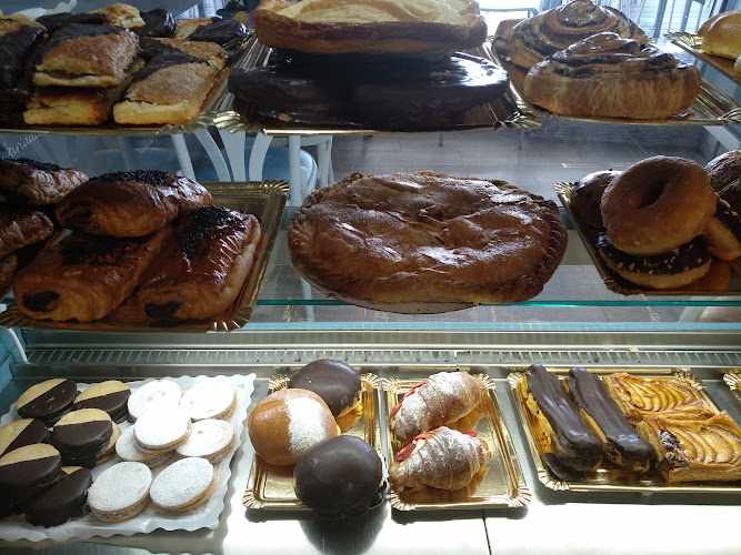 Fotografia tomada fuera de Café-Bar, Panadería y Pastelería Acuña (Restaurante) - cafeterías en Raxó, Pontevedra