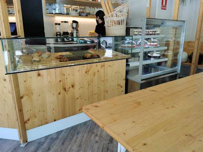 Fotografia tomada fuera de coffee point - cafeterías en Olot, Girona