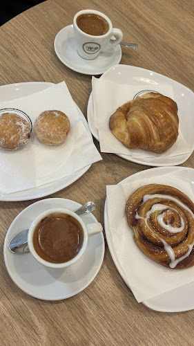 Fotografia tomada fuera de Vivari Coffee & Bakery olot - cafeterías en Olot, Girona