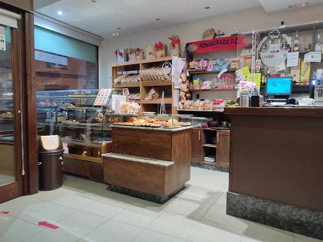 Fotografia tomada fuera de Panaderia O Pan de Iria - Panadería en A Fonsagrada, Lugo