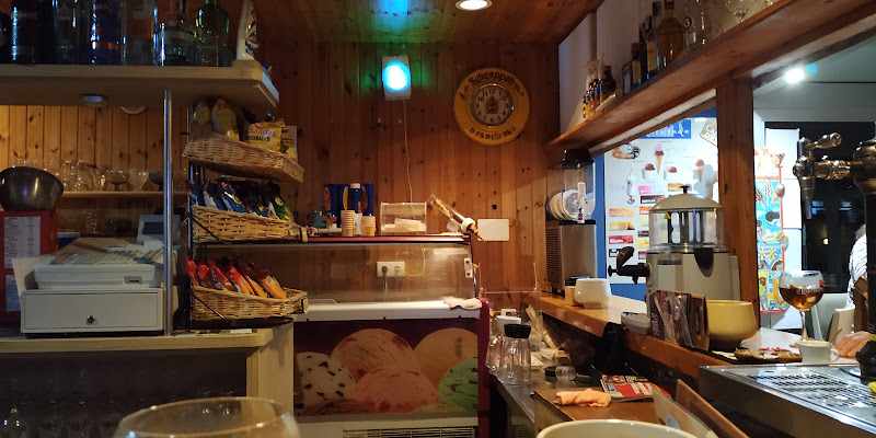 Fotografia tomada fuera de Marexada - Cafetería en Foz, Lugo