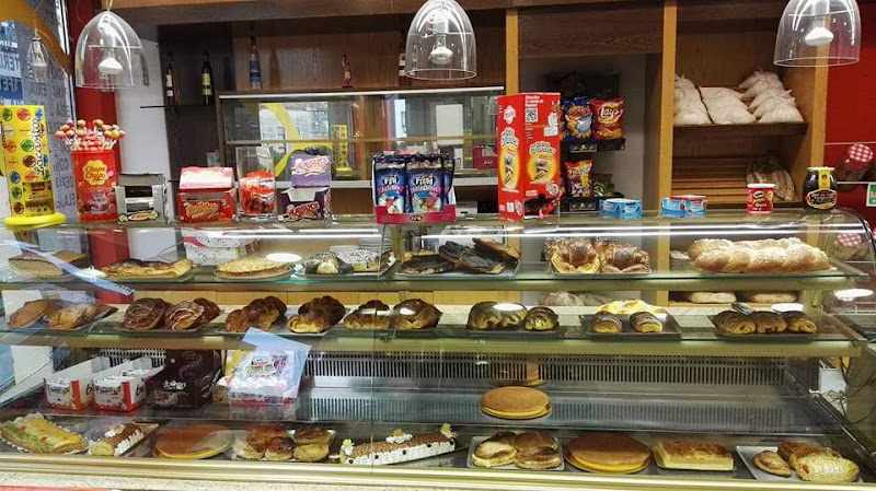 Fotografia tomada fuera de Panadería-Cafetería Rubén - cafeterías en Noia, A Coruña
