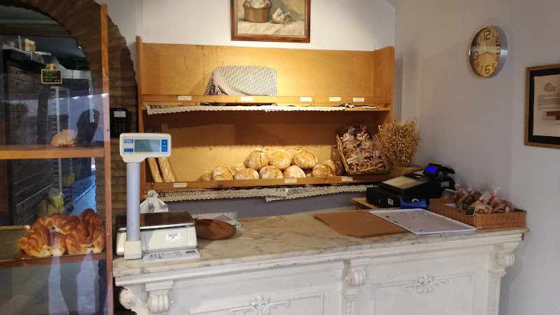 Fotografia tomada fuera de Horno de pan Cal Muntada - Forn de pa en Mura, Barcelona
