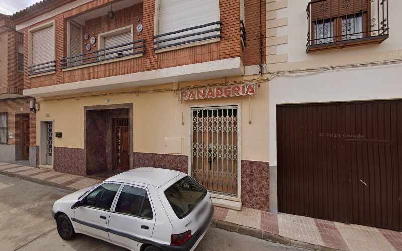 Fotografia tomada fuera de Carlos Díaz Ramos Sánchez Cano - Panadería en Mora, Toledo