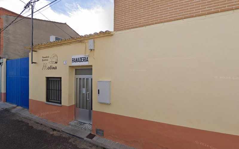 Fotografia tomada fuera de Molina - Panadería en Mora, Toledo