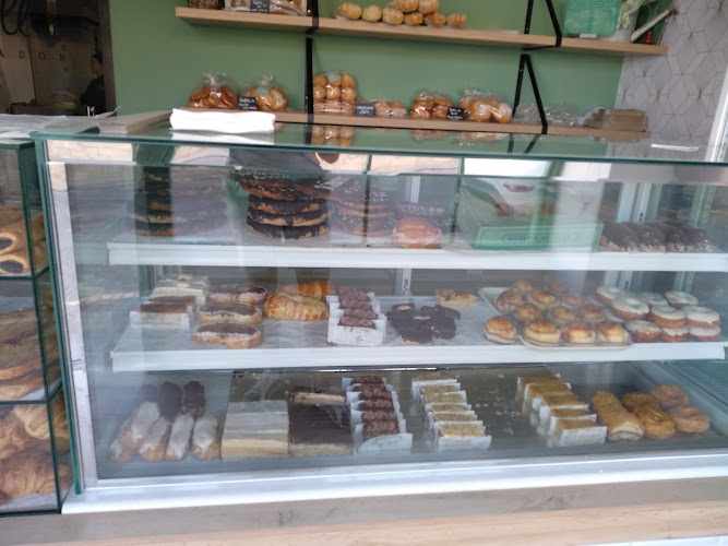 Fotografia tomada fuera de Obrador Oller - Pastelería en Loja, Granada