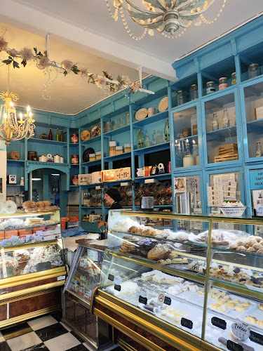 Fotografia tomada fuera de Pasteleria Santa Teresa - Pastelería en Loja, Granada