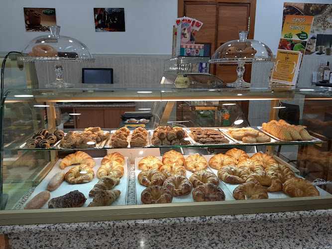 Fotografia tomada fuera de Pastelería LA PLAZUELA - cafeterías en Villanueva de la Cañada, Madrid