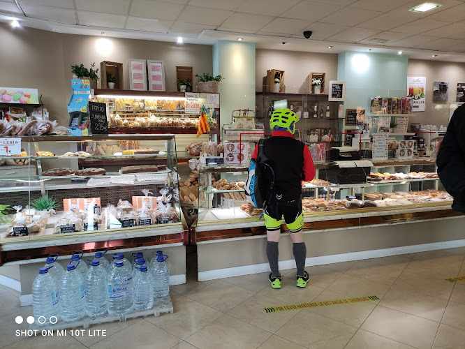 Fotografia tomada fuera de Dolçmar Artesanos - Panadería en Moncada, Valencia