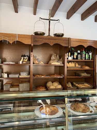 Fotografia tomada fuera de FORN CAN TOFOLET S.L. - Panadería en Llucmajor, Baleares