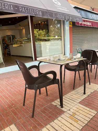 Fotografia tomada fuera de Panadería Rafael Llopis S.L. - Panadería en San Vicente del Raspeig, Alicante