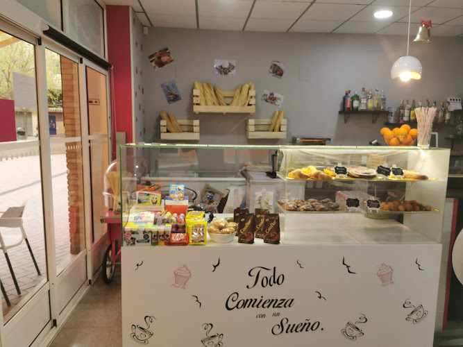 Fotografia tomada fuera de Plaza 21 - Cafetería en San Vicente del Raspeig, Alicante