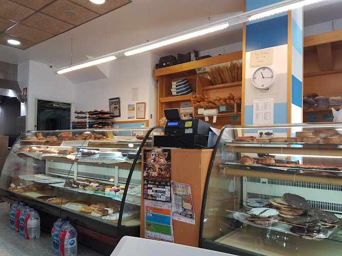 Fotografia tomada fuera de Forn Ca na Teresa Son Ferriol - Cafetería Panadería - Forn de pa en Son Ferriol, Baleares