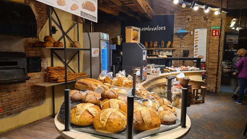 Fotografia tomada fuera de Forn de Pa Altarriba - Panadería en Manlleu, Barcelona
