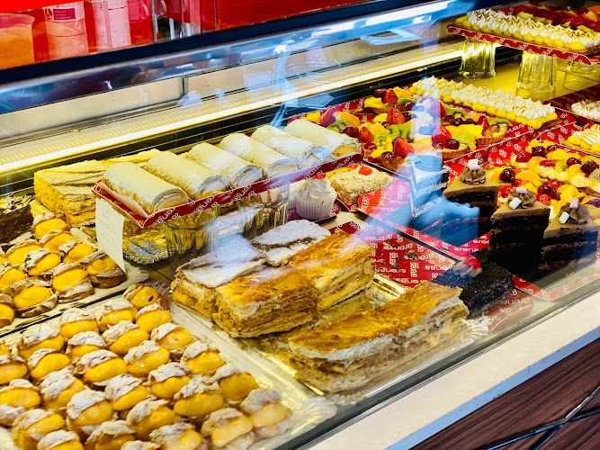 Fotografia tomada fuera de PASTISSERIA ARENAS - Pastisseria en Sant Andreu de la Barca, Barcelona