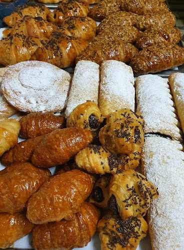 Fotografia tomada fuera de Cal Jolis - Panadería en Alpens, Barcelona