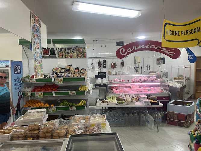 Fotografia tomada fuera de Supermercado Casa Kika - Tienda de alimentación en Torremocha, Cáceres