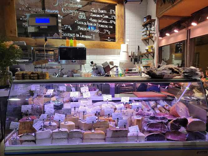 Fotografia tomada fuera de Alimentación Quiroga - restaurantes en Madrid, Madrid