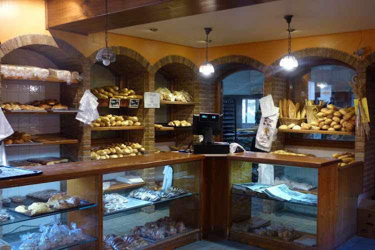 Fotografia tomada fuera de Panadería Azofra - Panadería en Navarrete, La Rioja