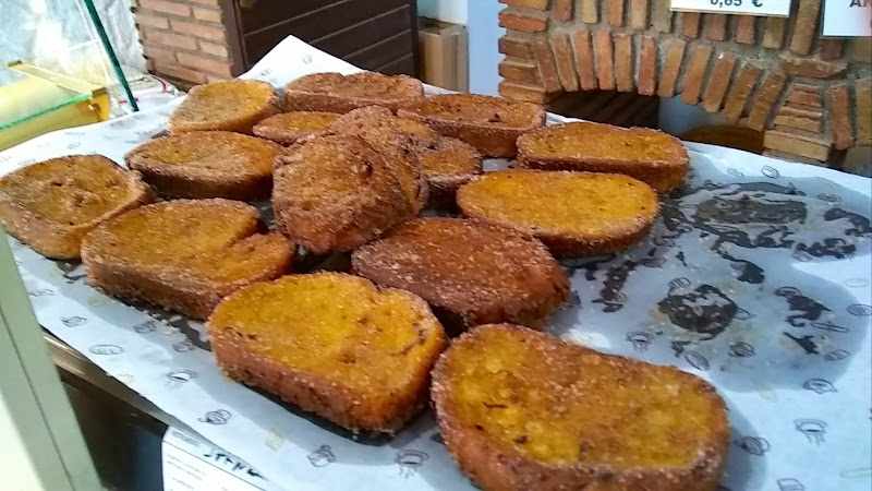 Fotografia tomada fuera de El Horno del Pan - Panadería en Almería, Almería