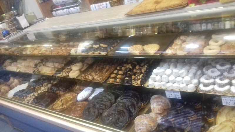 Fotografia tomada fuera de Pastelería Alhambra - Panadería en Almería, Almería