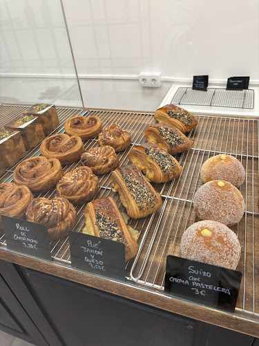 Fotografia tomada fuera de TONKA Bollería de Especialidad - Pastelería francesa en Almería, Almería