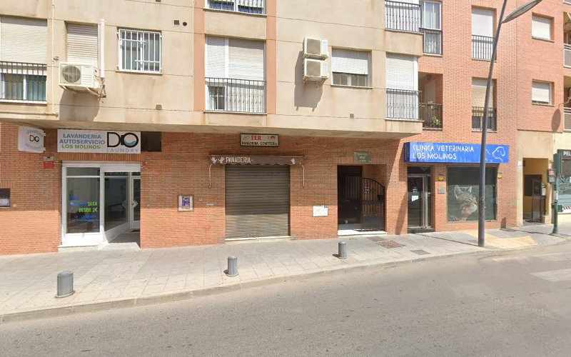 Fotografia tomada fuera de Panaderia Artesana FERBI - Panadería en Almería, Almería