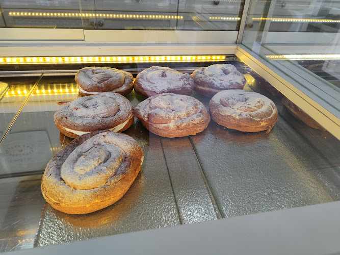 Fotografia tomada fuera de Pastelería la Hornada - Pastelería en Illescas, Toledo
