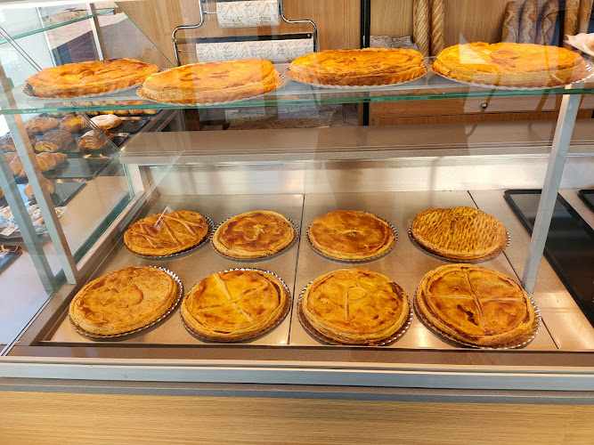 Fotografia tomada fuera de Confitería Holguera - Pastelería en Tres Cantos, Madrid