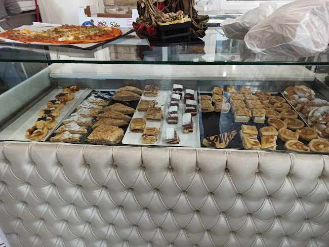 Fotografia tomada fuera de Panadería y Productos Caracoche - Panadería en Berja, Almería