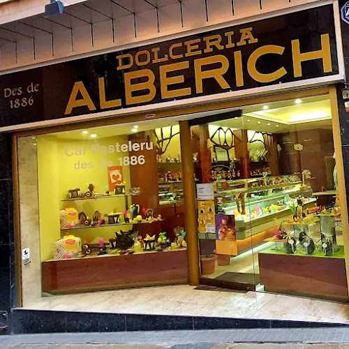 Fotografia tomada fuera de Dolcería Alberich - Pastisseria en Berga, Barcelona