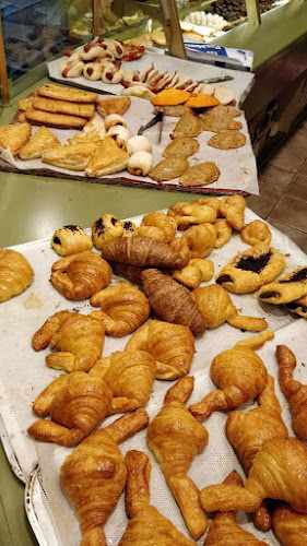Fotografia tomada fuera de Panadería Menesa - Panadería en Bilbao, Vizcaya