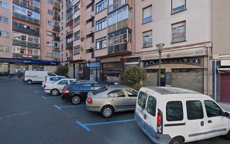 Fotografia tomada fuera de Betiko Ogia - Panadería en Irún, Guipúzcoa