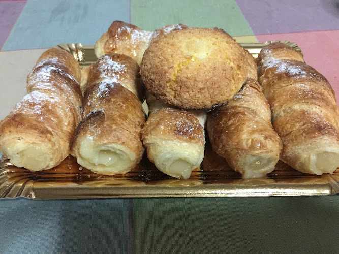 Fotografia tomada fuera de Pastelería Alba - Pastelería en O Corgo, Lugo