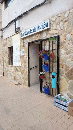 Fotografia tomada fuera de La Tienda de Auñón - Tienda de alimentación en Auñón, Guadalajara