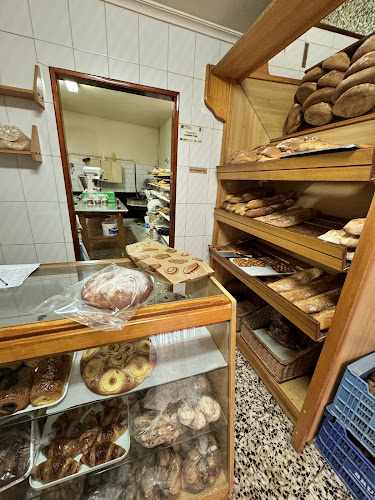 Fotografia tomada fuera de Panadería San Valero - Panadería en Alloza, Teruel