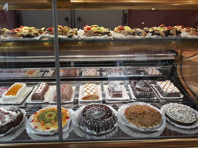 Fotografia tomada fuera de Tahona la Trilla Pasteleria - Panadería en Madrid, Madrid