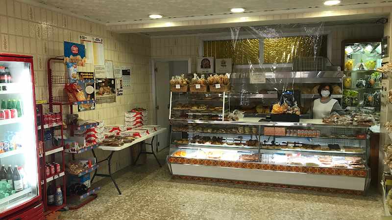 Fotografia tomada fuera de Forn de Pa Vidal - Panadería en Albocàsser, Castellón